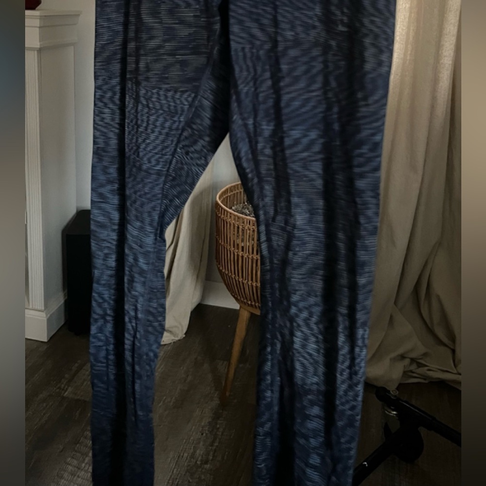 Woman’s LuLu Lemons